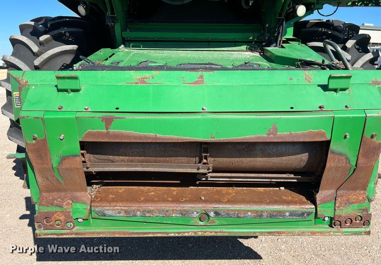 image for item DS2914 2005 John Deere 9760 STS combine