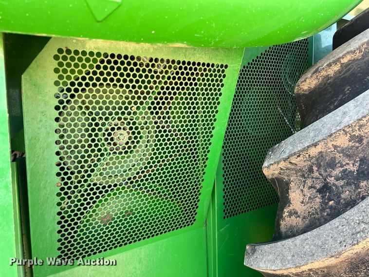 image for item DS2914 2005 John Deere 9760 STS combine