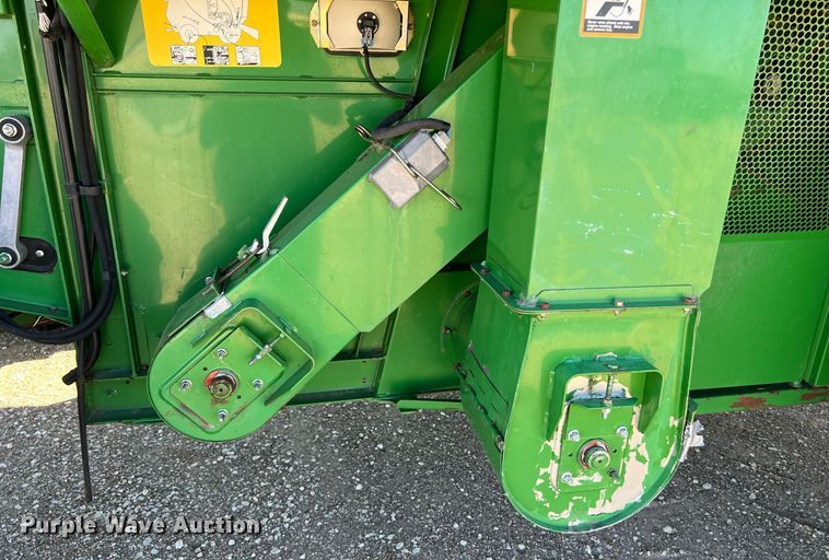 image for item DS2914 2005 John Deere 9760 STS combine