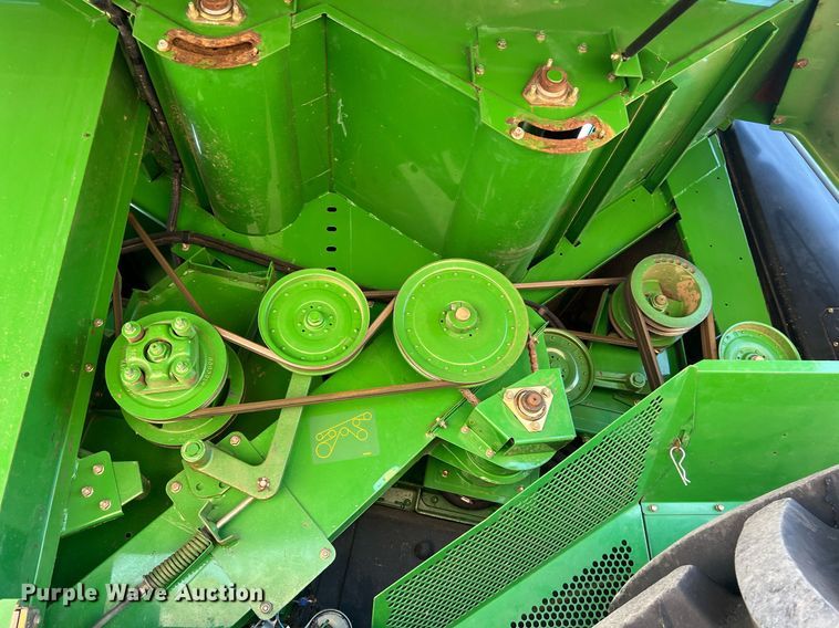 image for item DS2914 2005 John Deere 9760 STS combine