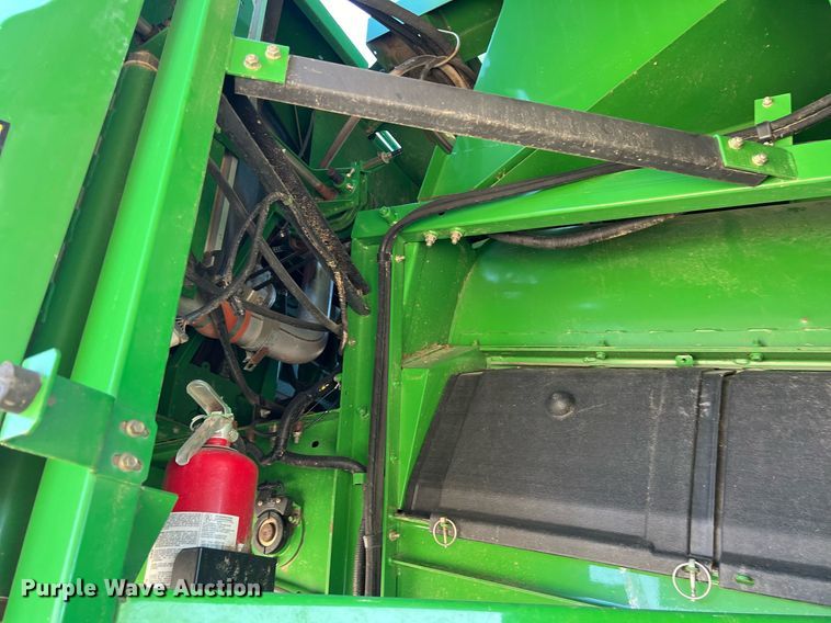 image for item DS2914 2005 John Deere 9760 STS combine