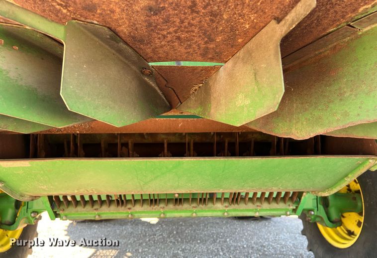 image for item DS2914 2005 John Deere 9760 STS combine