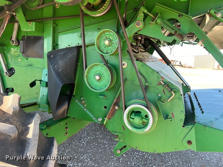 image for item DS2914 2005 John Deere 9760 STS combine