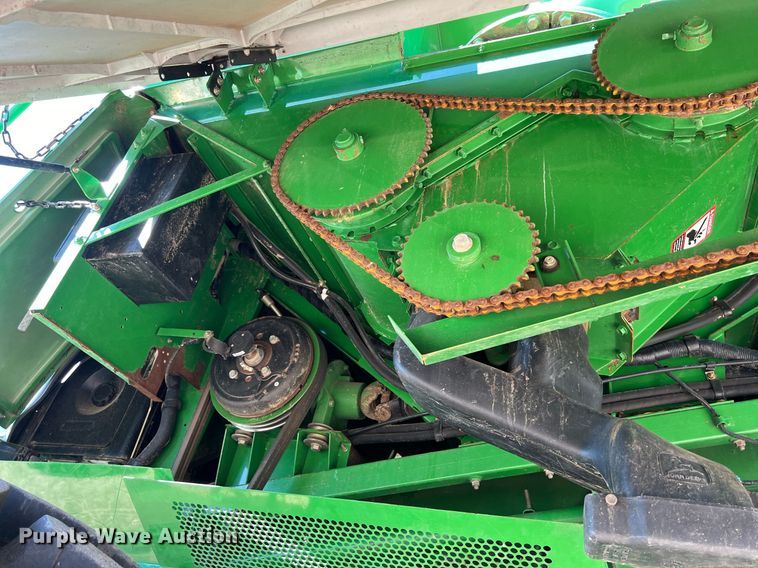 image for item DS2914 2005 John Deere 9760 STS combine