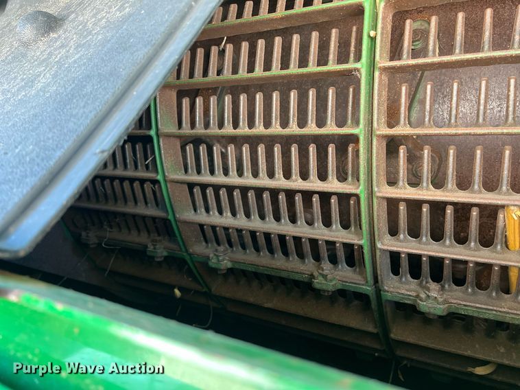 image for item DS2914 2005 John Deere 9760 STS combine