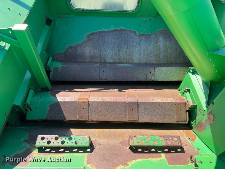 image for item DS2914 2005 John Deere 9760 STS combine