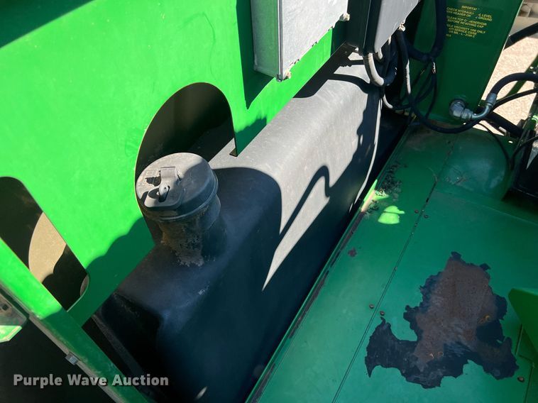 image for item DS2914 2005 John Deere 9760 STS combine