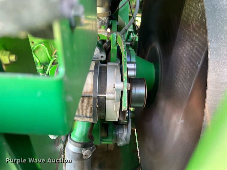 image for item DS2914 2005 John Deere 9760 STS combine