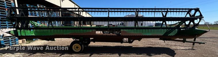 image for item DS2915 John Deere 930D draper head