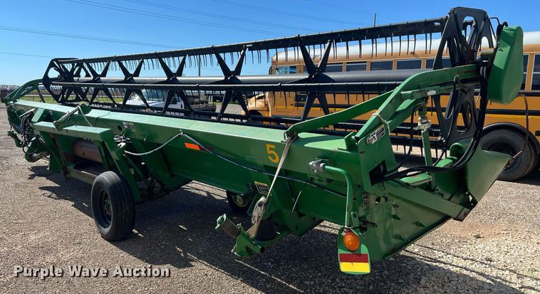 image for item DS2915 John Deere 930D draper head