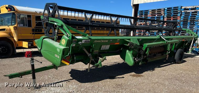 image for item DS2915 John Deere 930D draper head