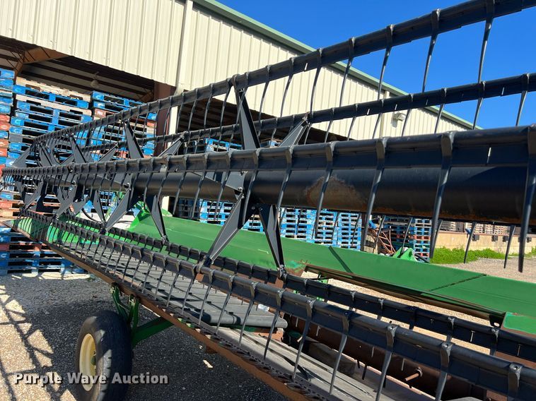 image for item DS2915 John Deere 930D draper head