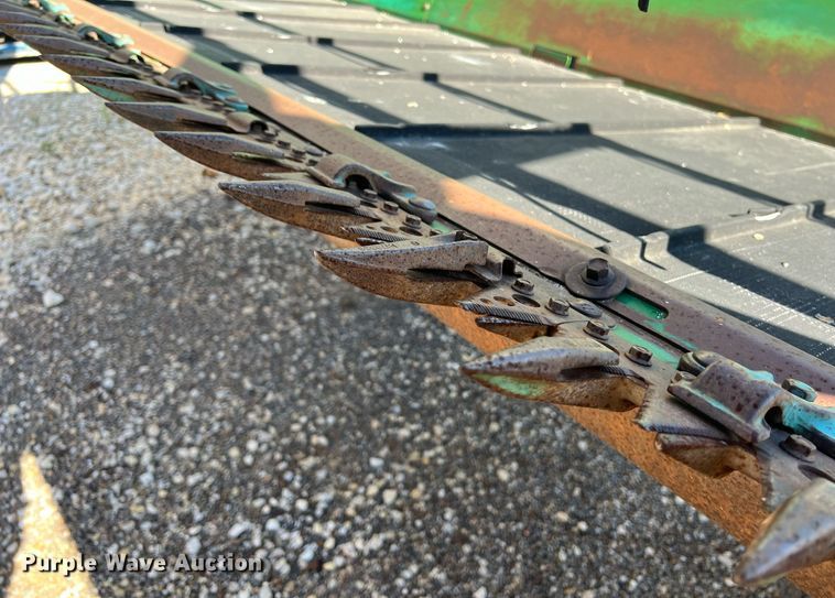 image for item DS2915 John Deere 930D draper head