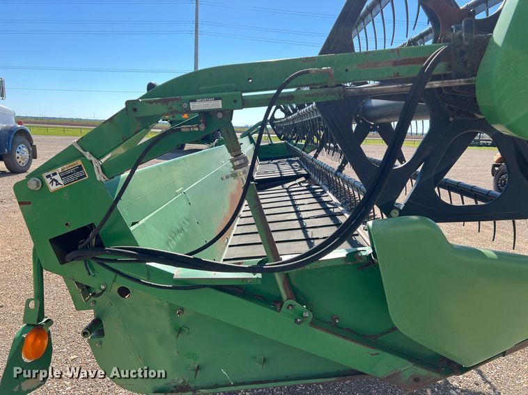 image for item DS2915 John Deere 930D draper head