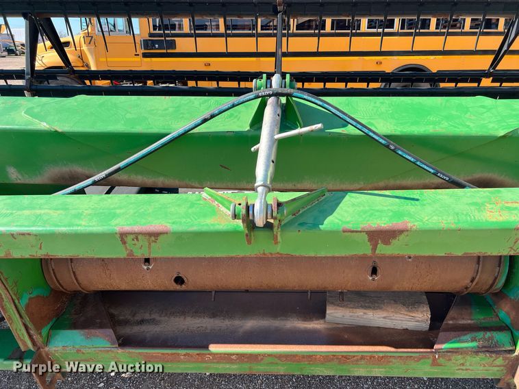 image for item DS2915 John Deere 930D draper head