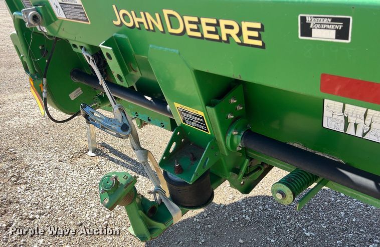 image for item DS2915 John Deere 930D draper head