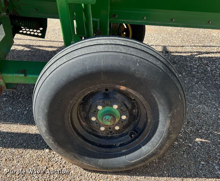 image for item DS2915 John Deere 930D draper head