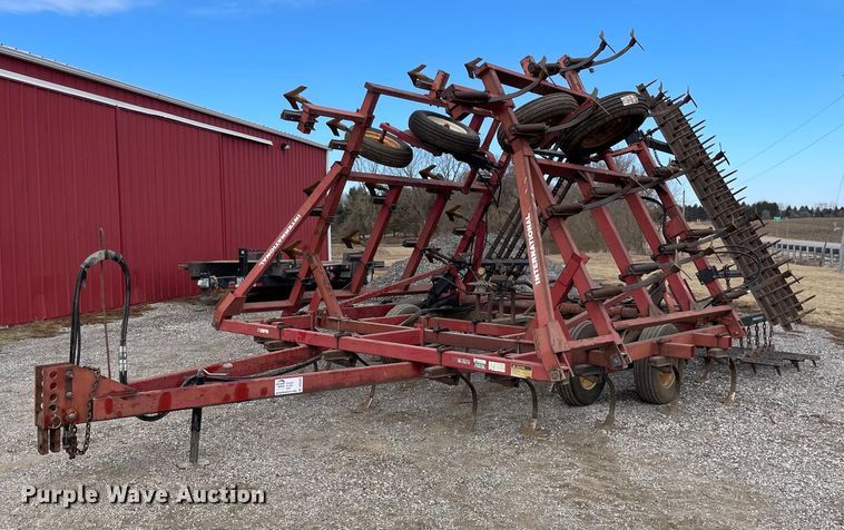 image for item DS5454 International Harvester 4600 field cultivator