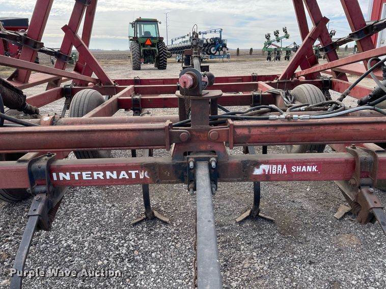 image for item DS5454 International Harvester 4600 field cultivator