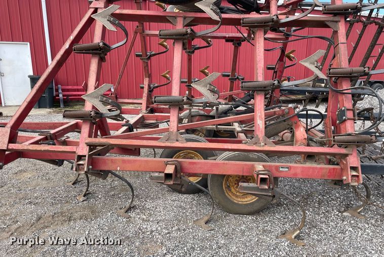 image for item DS5454 International Harvester 4600 field cultivator