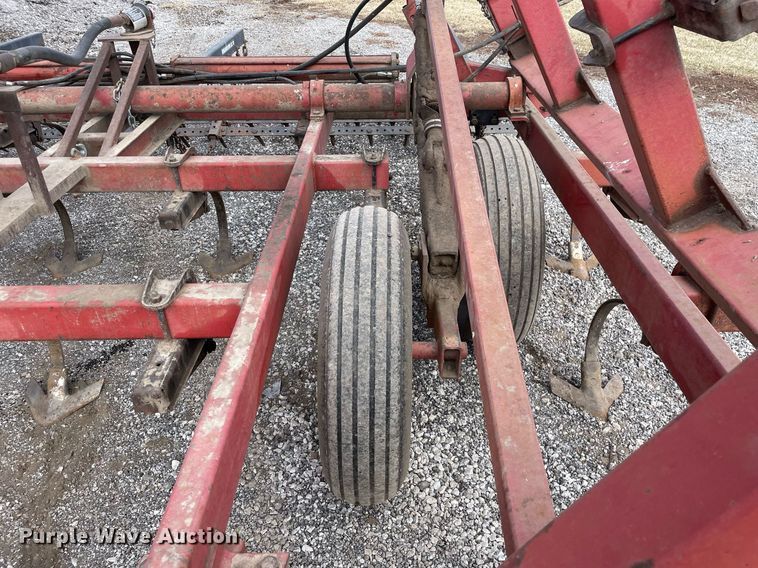 image for item DS5454 International Harvester 4600 field cultivator