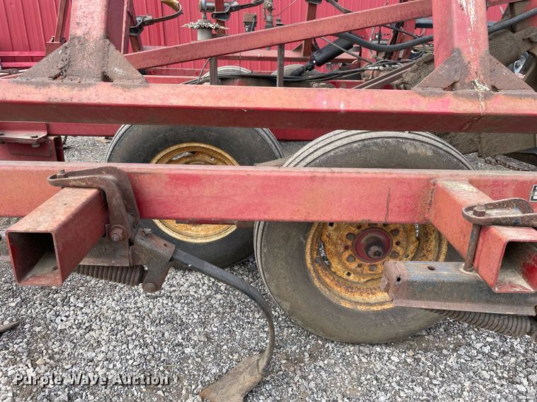 image for item DS5454 International Harvester 4600 field cultivator
