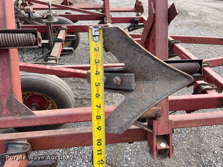 image for item DS5454 International Harvester 4600 field cultivator