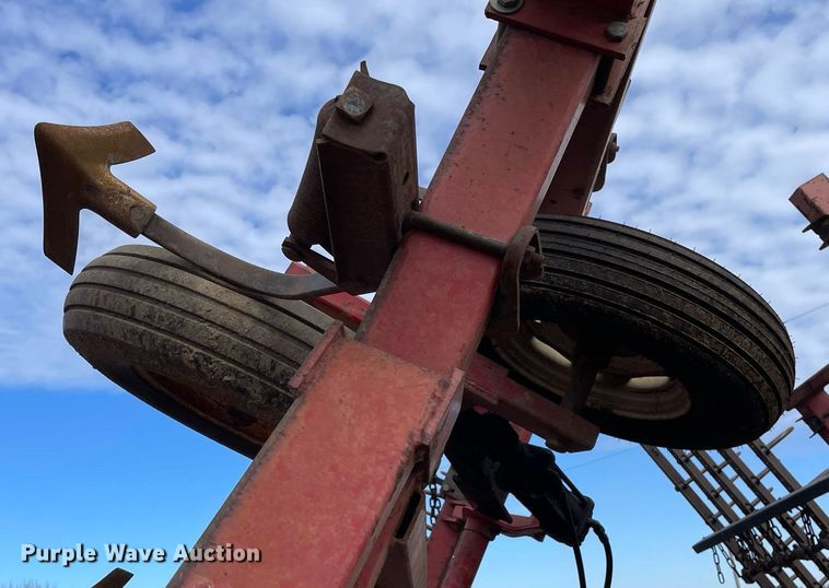 image for item DS5454 International Harvester 4600 field cultivator