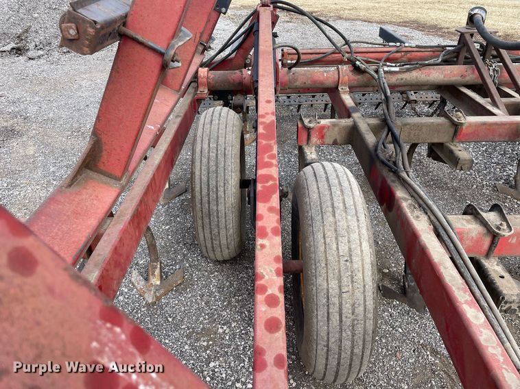image for item DS5454 International Harvester 4600 field cultivator