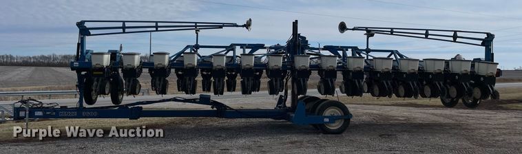 image for item DS5455 Kinze  3600 split row no-till planter