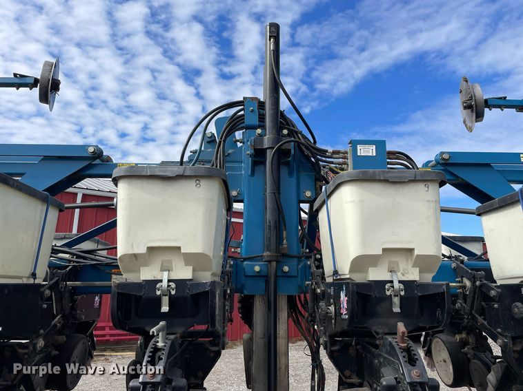 image for item DS5455 Kinze  3600 split row no-till planter