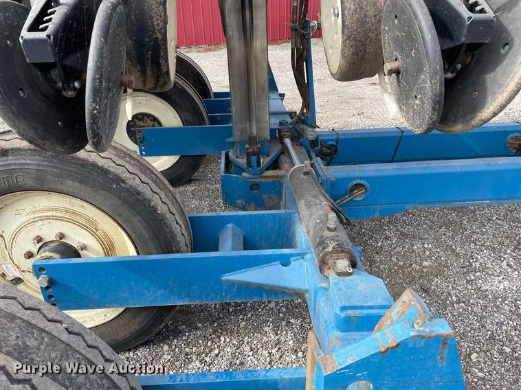 image for item DS5455 Kinze  3600 split row no-till planter