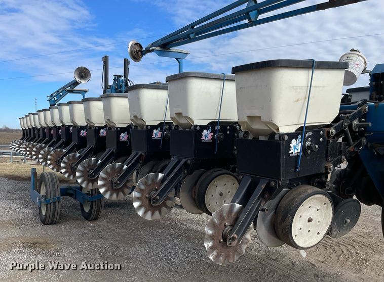 image for item DS5455 Kinze  3600 split row no-till planter