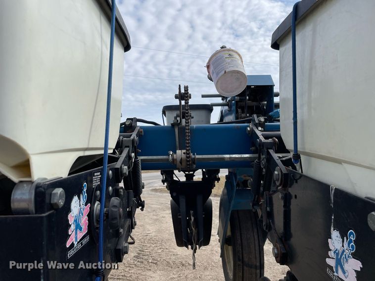 image for item DS5455 Kinze  3600 split row no-till planter