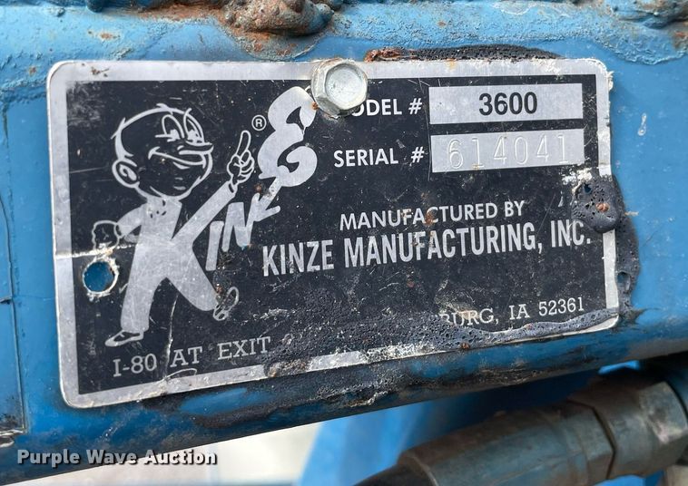 image for item DS5455 Kinze  3600 split row no-till planter