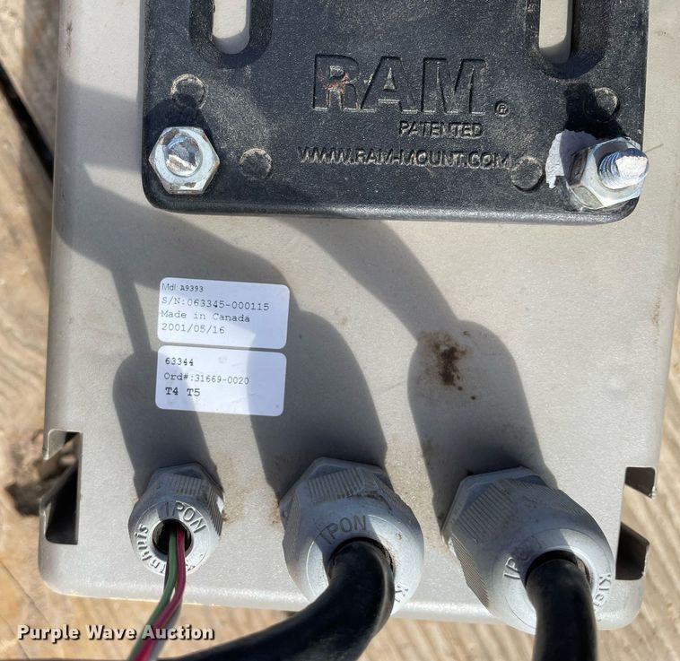 image for item DS5455 Kinze  3600 split row no-till planter