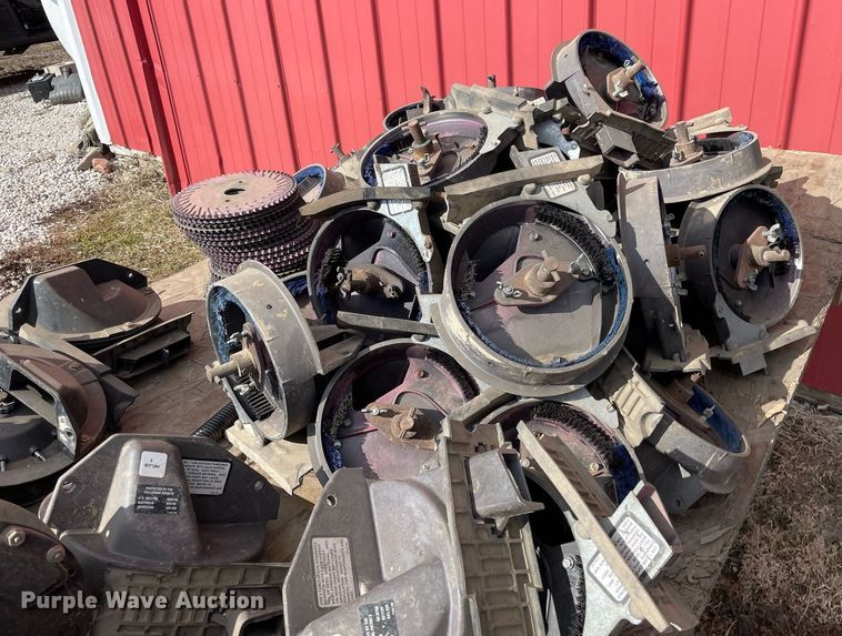 image for item DS5455 Kinze  3600 split row no-till planter