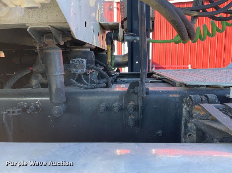 image for item DS5456 1999 Freightliner Cascadia semi truck