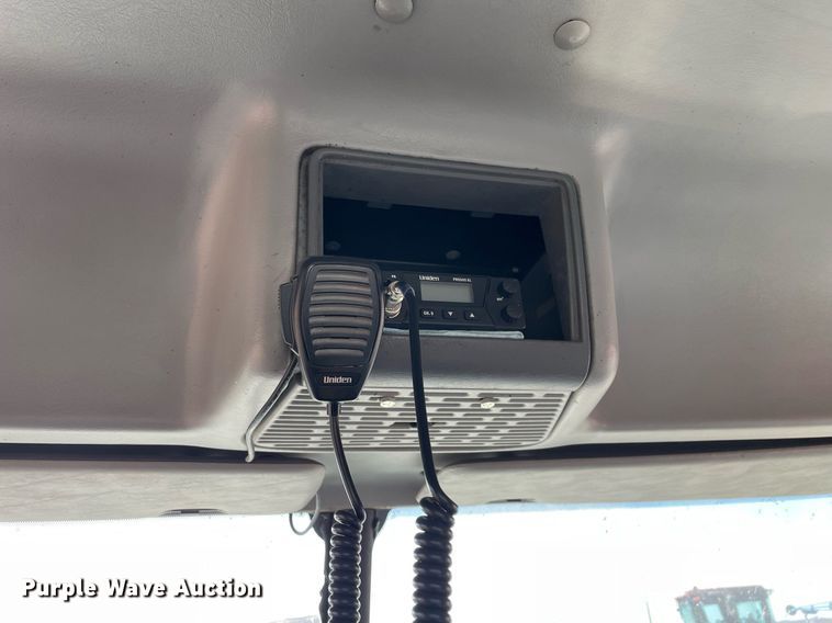 image for item DS5456 1999 Freightliner Cascadia semi truck