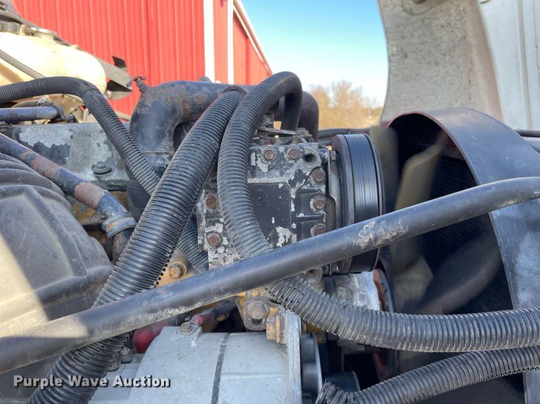 image for item DS5456 1999 Freightliner Cascadia semi truck