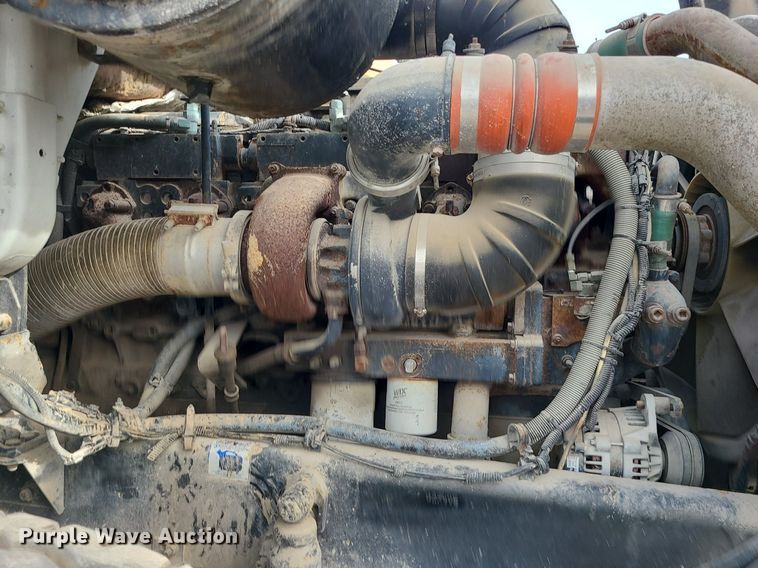 image for item DS7259 1994 White GMC truck cab and chassis