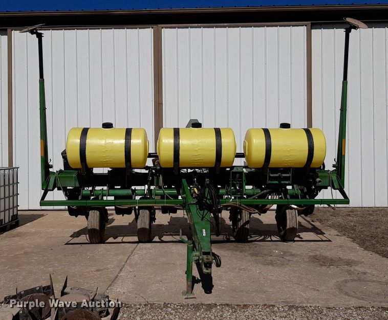 image for item DV9817 John Deere 7200 planter