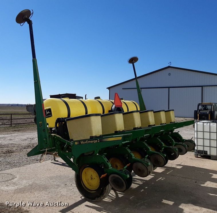 image for item DV9817 John Deere 7200 planter