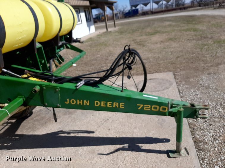 image for item DV9817 John Deere 7200 planter