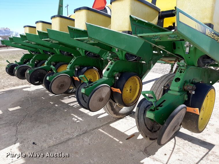 image for item DV9817 John Deere 7200 planter