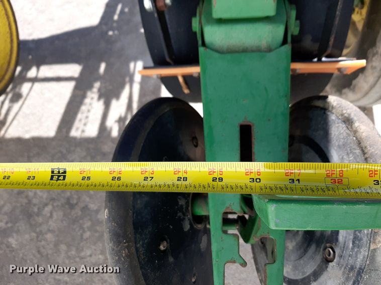 image for item DV9817 John Deere 7200 planter