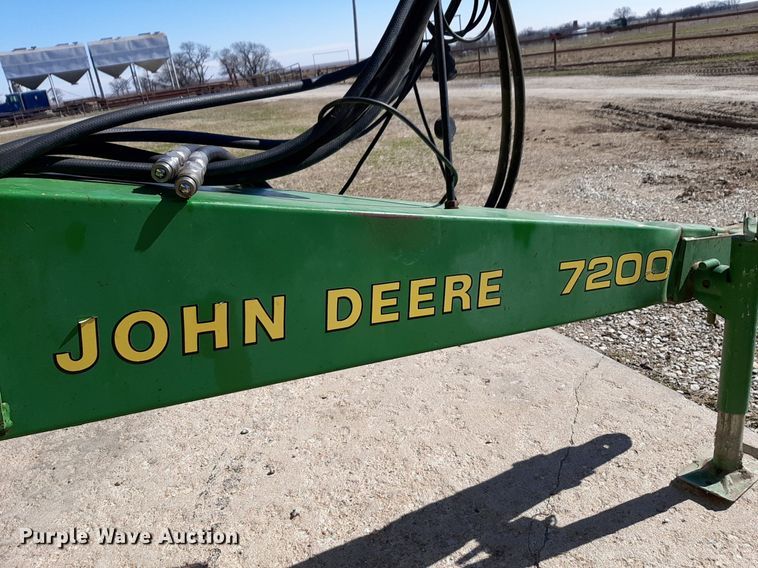 image for item DV9817 John Deere 7200 planter