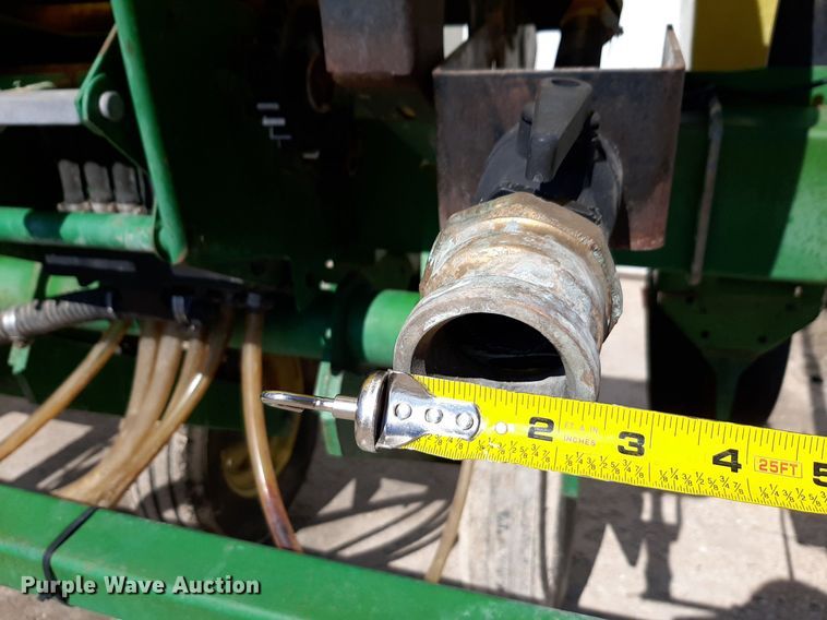 image for item DV9817 John Deere 7200 planter