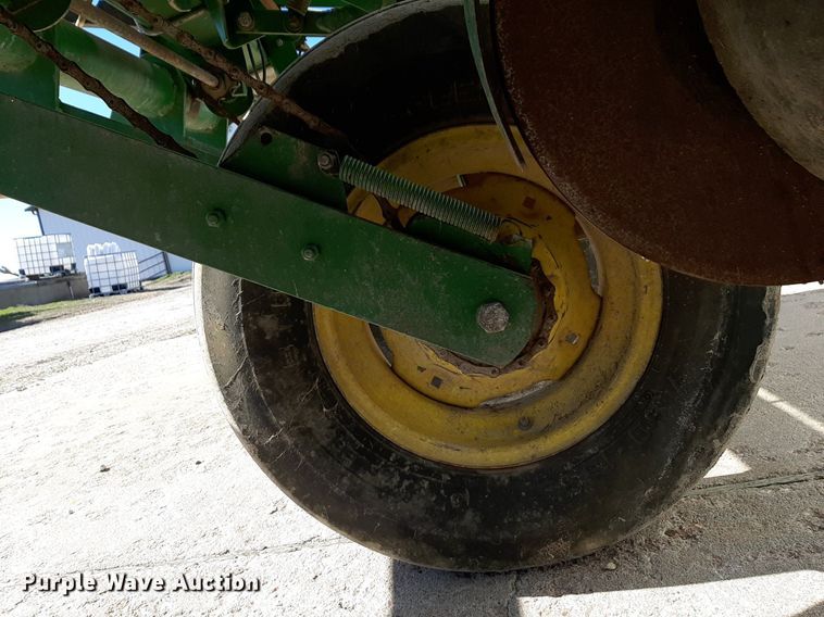 image for item DV9817 John Deere 7200 planter