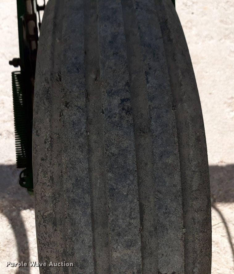 image for item DV9817 John Deere 7200 planter